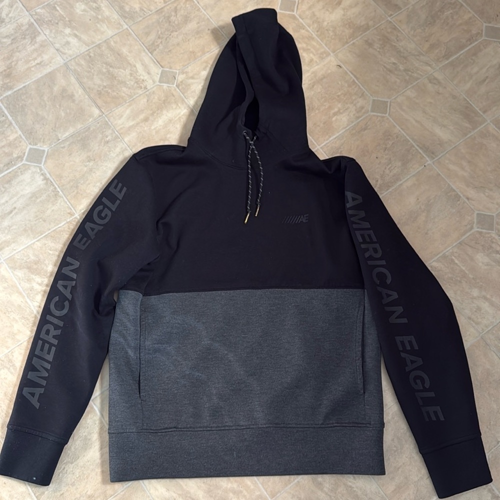 Men’s American Eagle size, medium, black, and gray sweatshirt